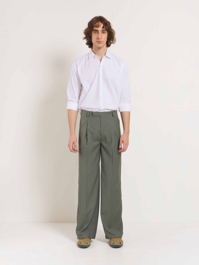 baggy trousers